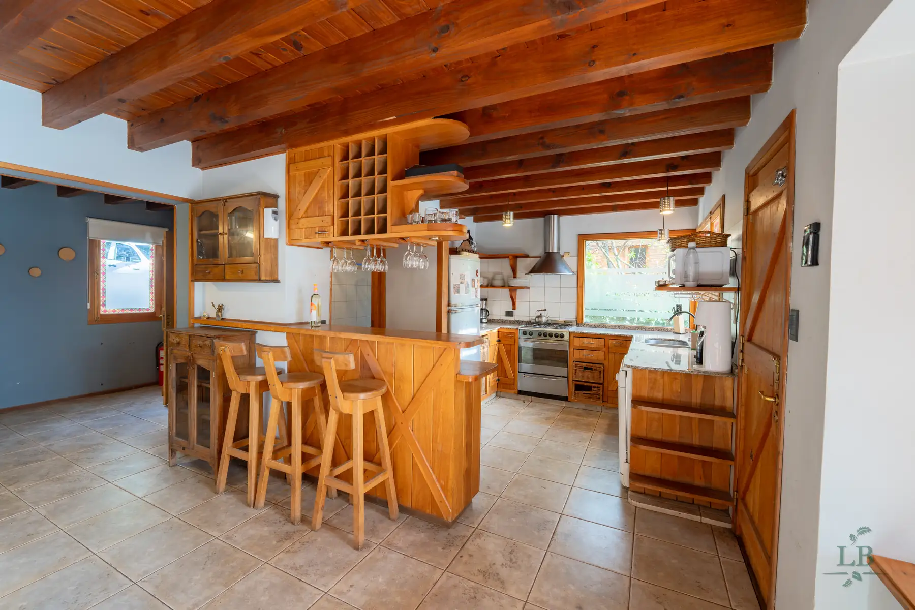 Cocina completa con isla