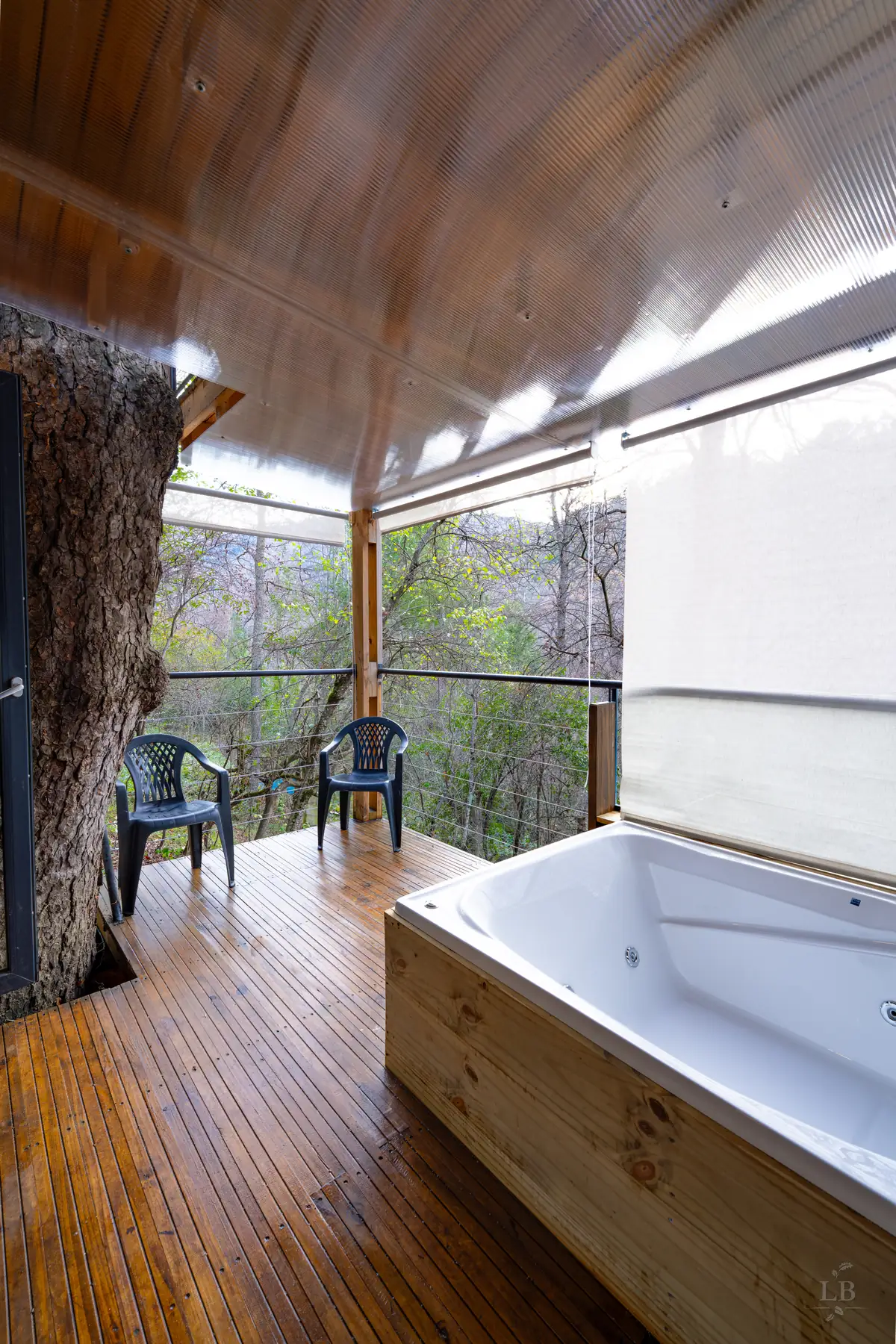 Jacuzzi en el deck con vista